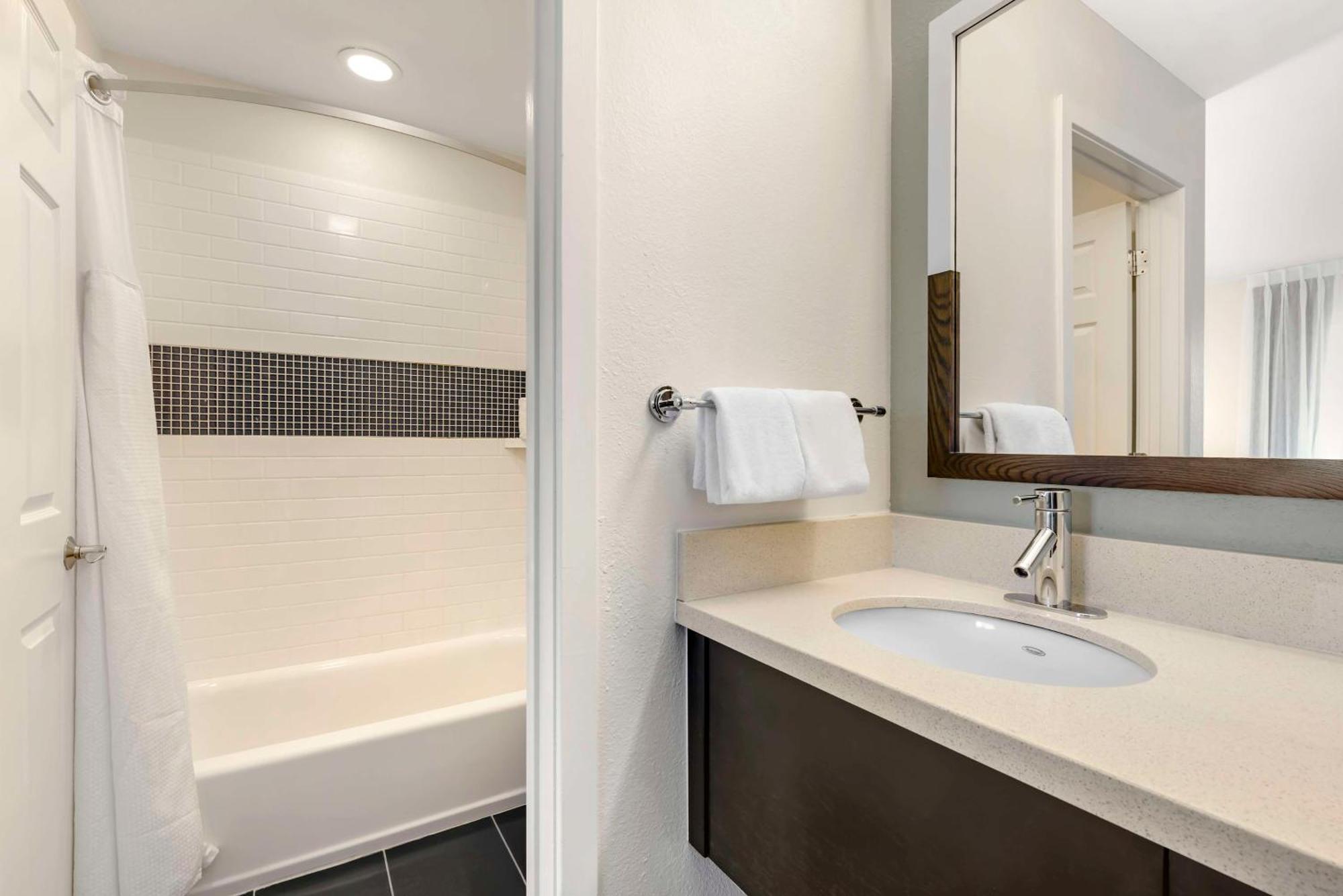 Sonesta Es Dulles Airport 3*